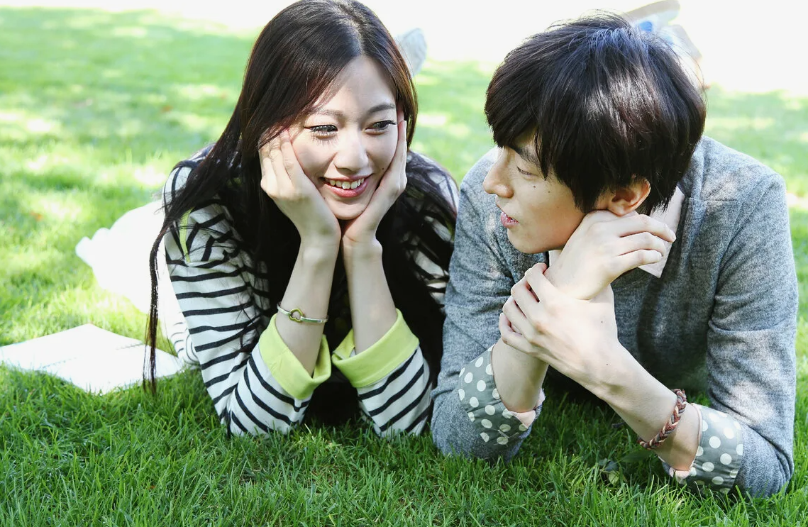 Говорят, это японка и кореец. А мне кажется, он ей наврал для шарму