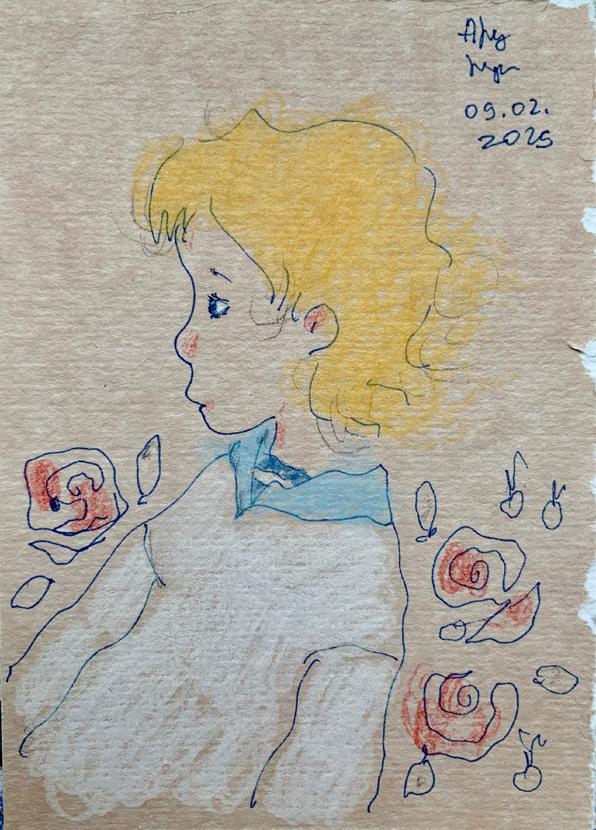 Светловолосая Алиса среди роз