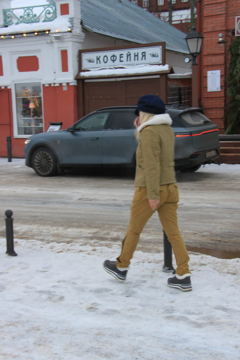    Плес. Улица Луначарского. Шеф-редактор журнала FSB Ольга Петрова Freedom Strength Beauty