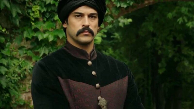     Бурак Озчивит. «Великолепный век»