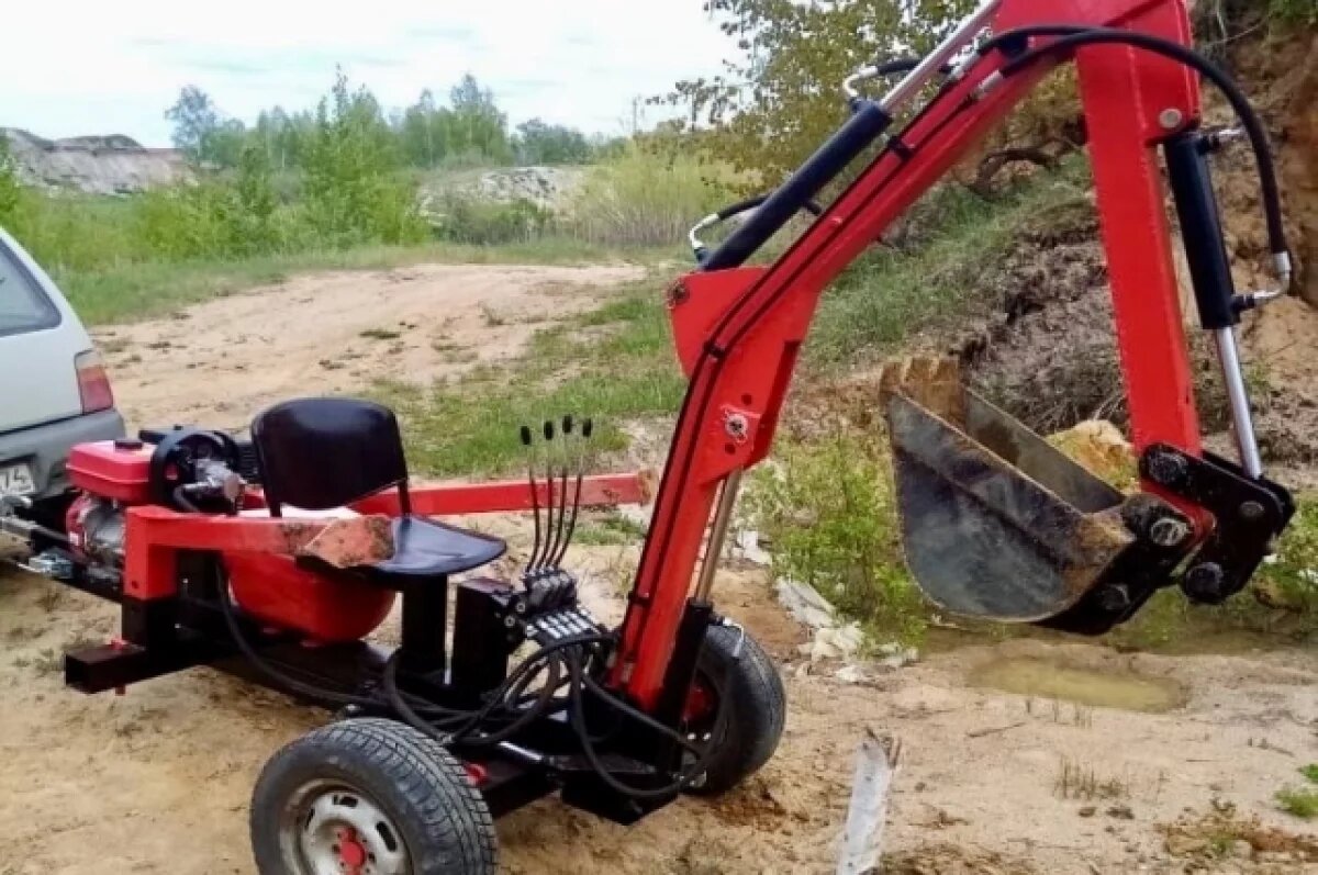    Бойцы СВО получили экскаватор, собранный вручную в Челябинской области