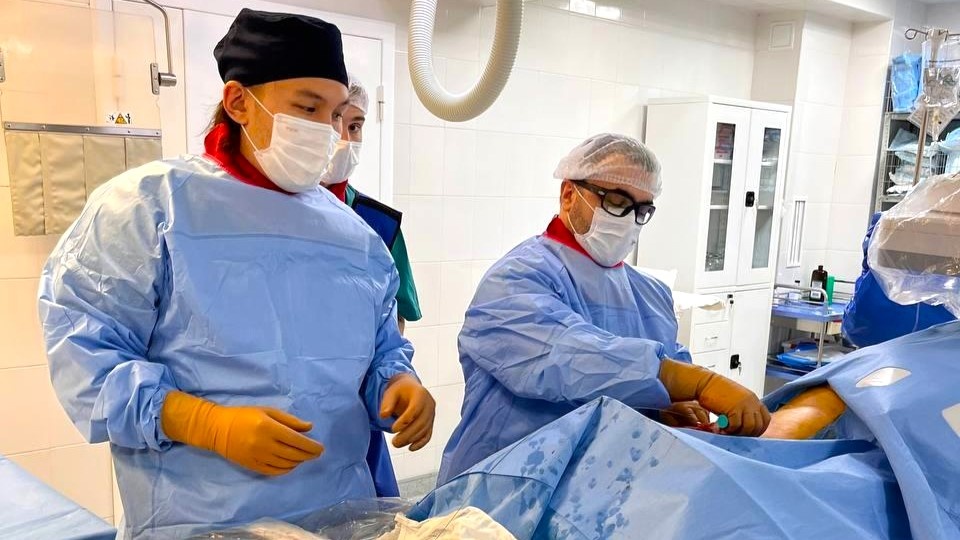    Сургутские рентгенохирурги развивают новую методику лечения венозной патологии