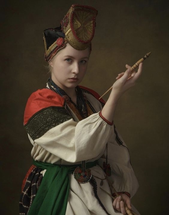 Воронежская область. Художественные портреты Юлии Дуровой. https://yuduart.ru/hudozhestvennye-portrety 
https://www.liveinternet.ru/users/yuriy_iwowwe/post504548566/
https://ru.pinterest.com/pin/737464507757386576/