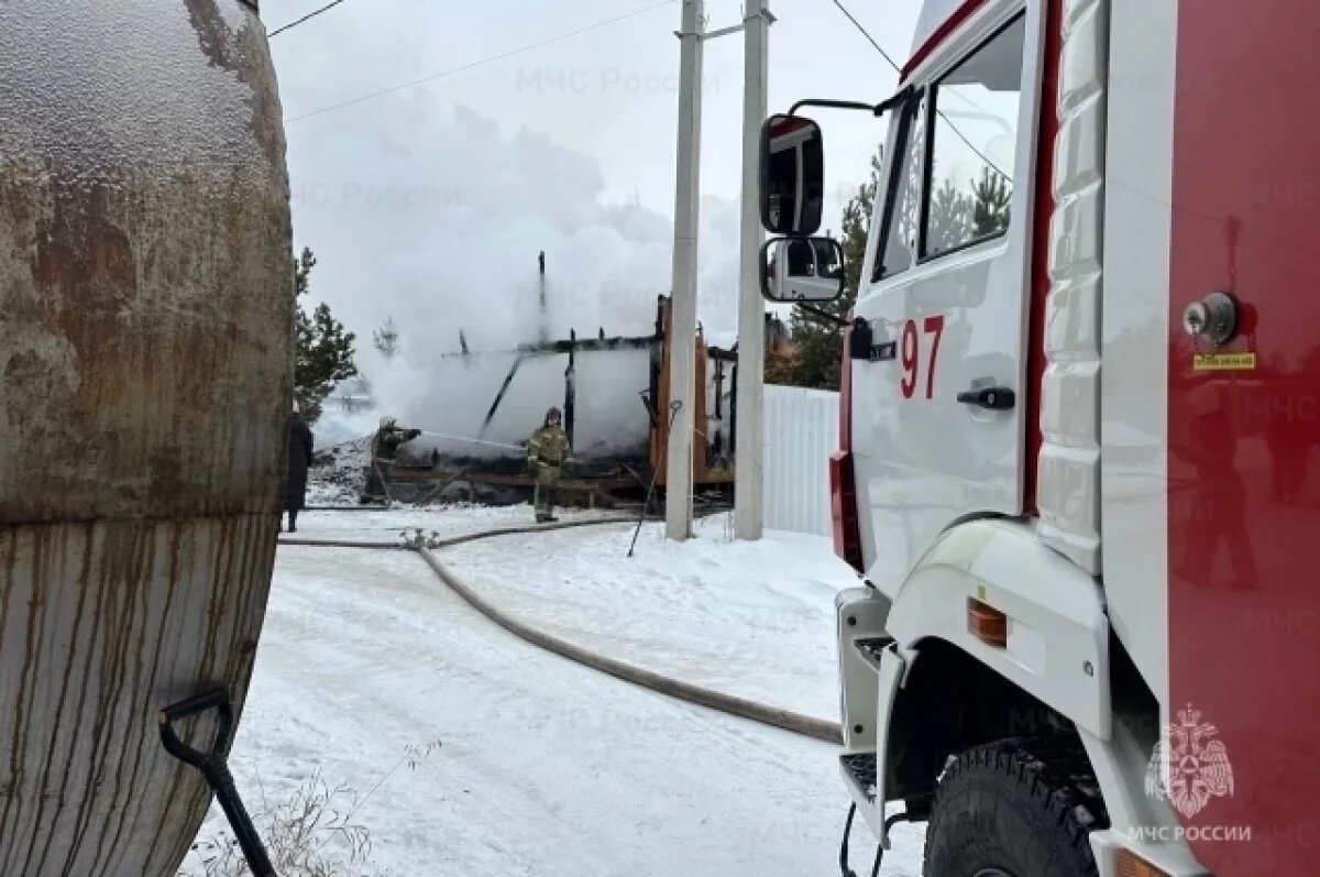    12 пожаров потушили за сутки в Свердловской области