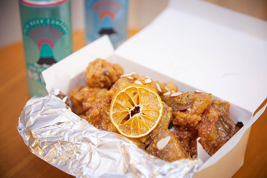 Жареная курочка в мандариновом соусе. Источник: visitkorea