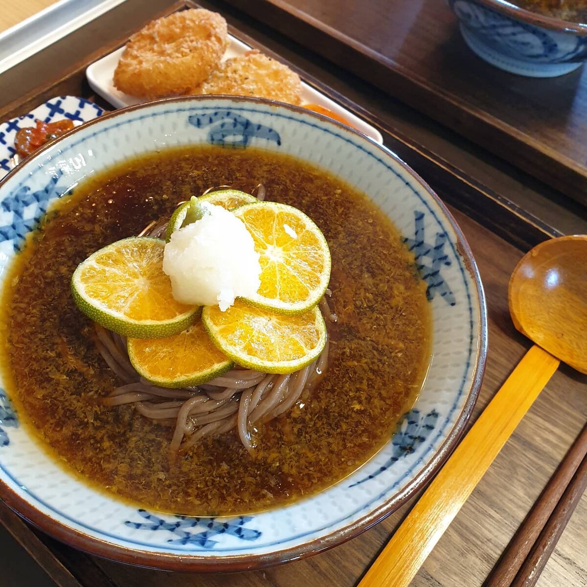 Гречневая лапша с мандаринами. Источник: dotoree_jeju