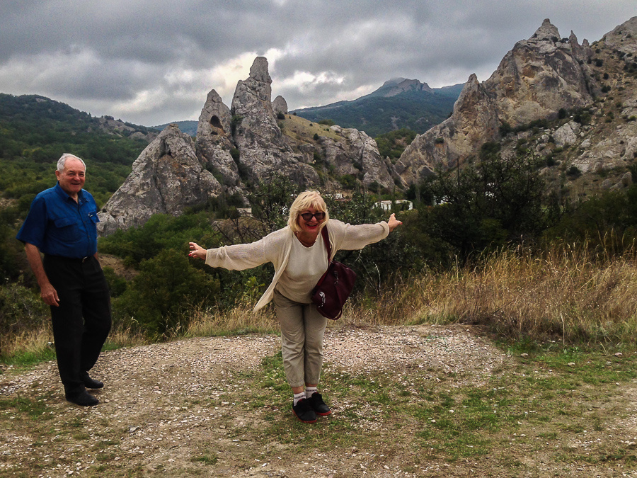 Толина сестра Галя и брат Сергей.  