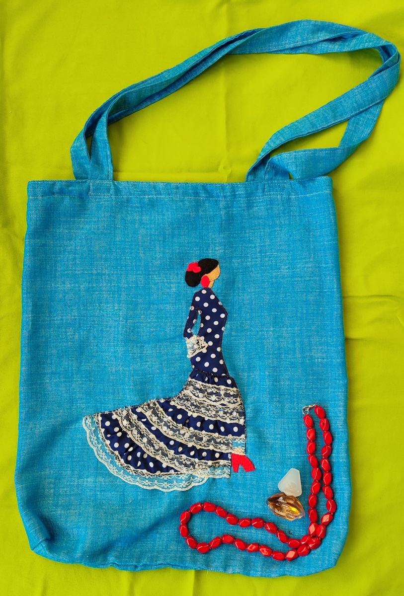 Эту одну из первых выбрали. Листайте вправо.