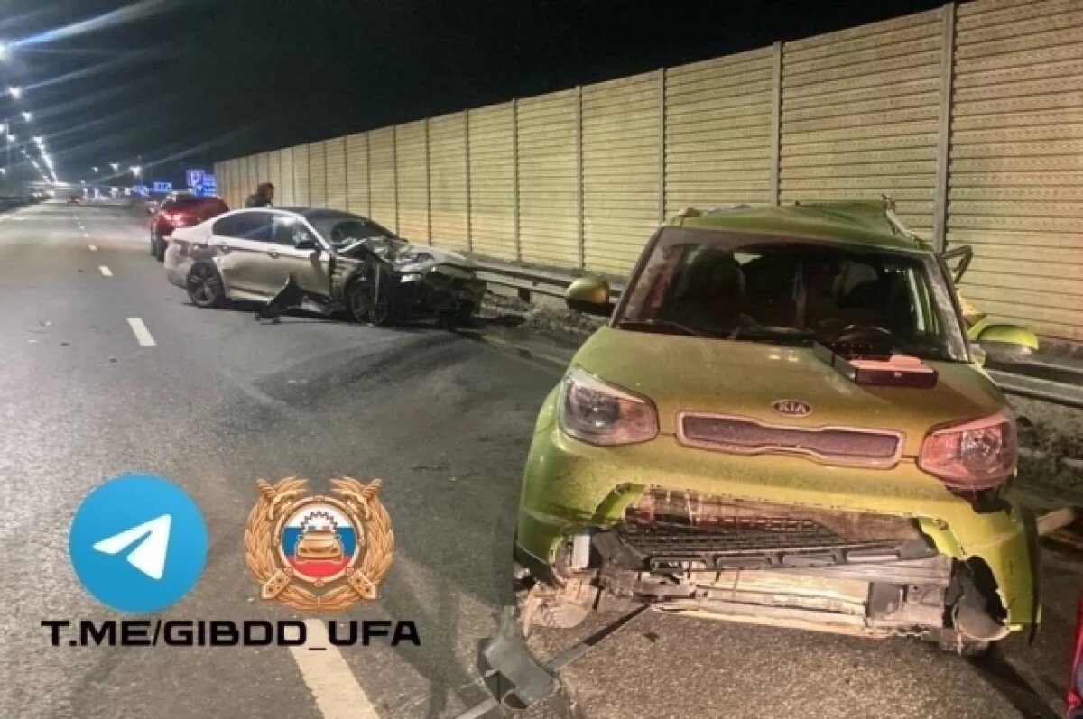    В Уфе BMW и Кia не поделили дорогу на Восточном выезде