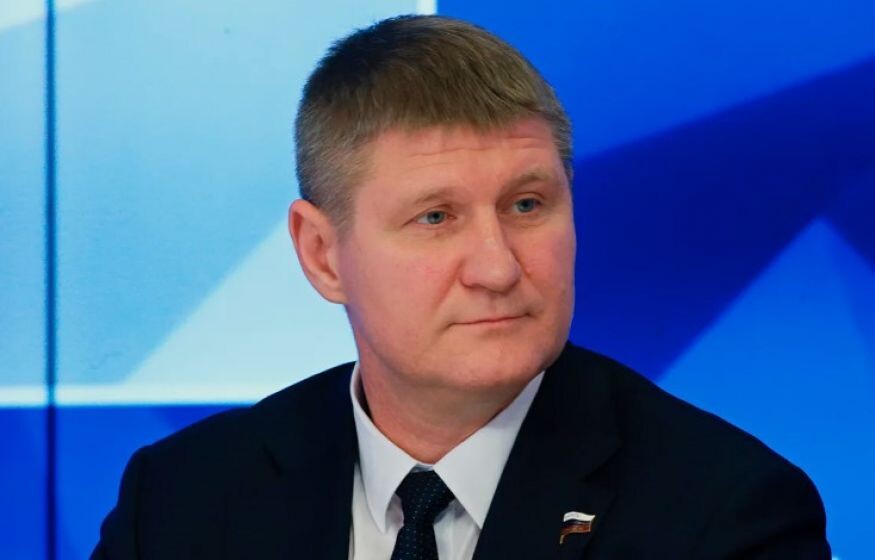    Шеремет назвал Зеленского «тираном и безумцем» после слов о завершении конфликта