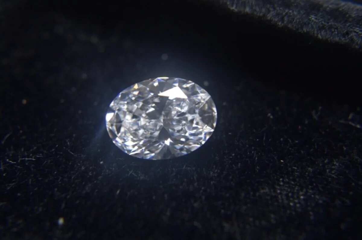    В Петербурге задержали граждан Армении за незаконную продажу бриллиантов