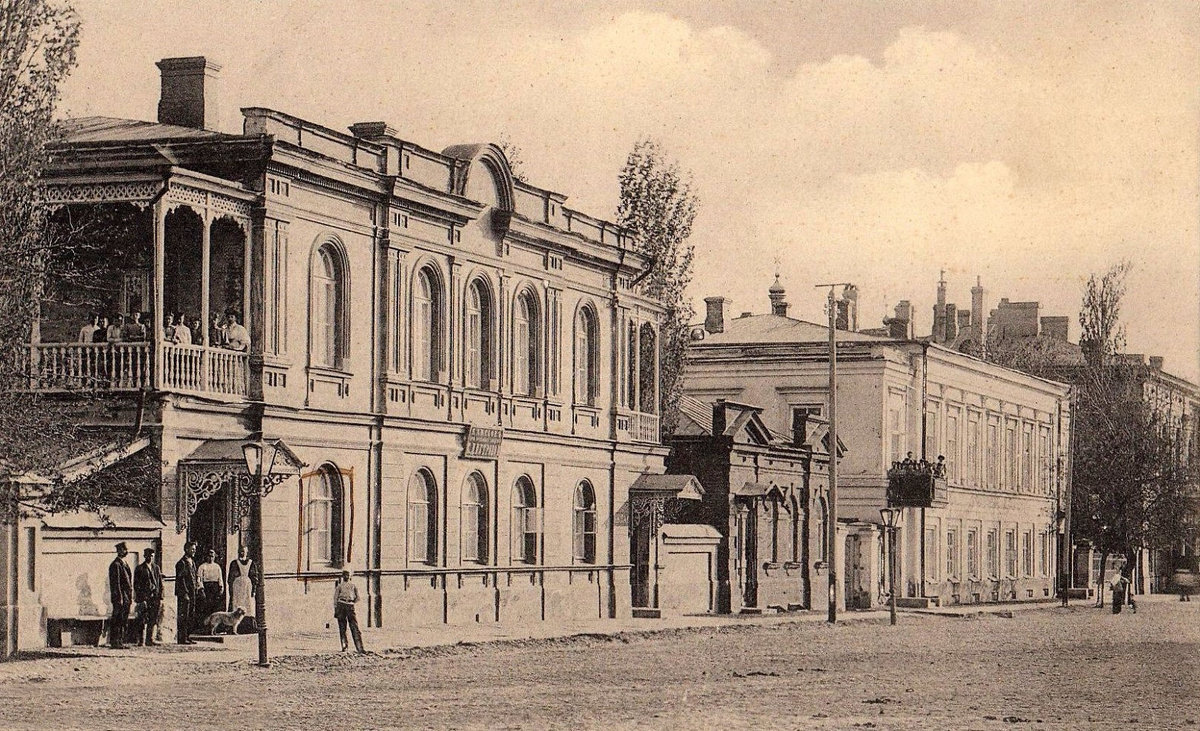 Гимназия Е. Д. Петровой на Дворцовой улице. Начало XX века
(pastvu.com)