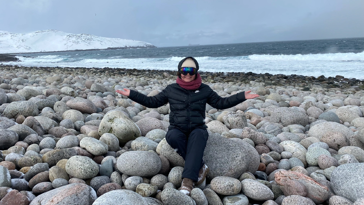 Загораю на пляжУ «Яйца дракона» в Мурманской области, около Териберки. 