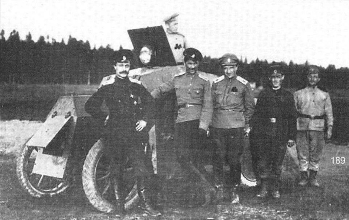 Бронеавтомобиль Улятовского был весьма оригинальным решением. Фотография в свободном доступе.