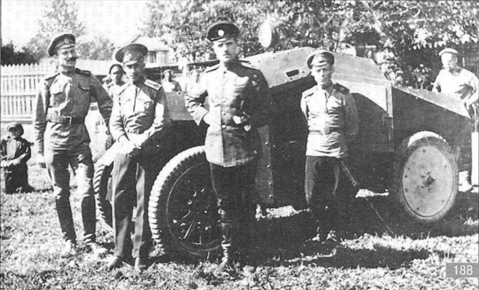 Ещё одна из немногих сохранившихся фотографий, на которых изображён бронеавтомобиль Улятовского. Фотография в свободном доступе.