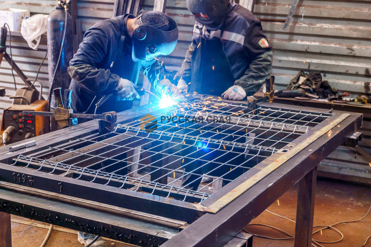 Изготовление калитки с зашивкой 3D-сеткой Гиттер — производство компании "Русская Свая"