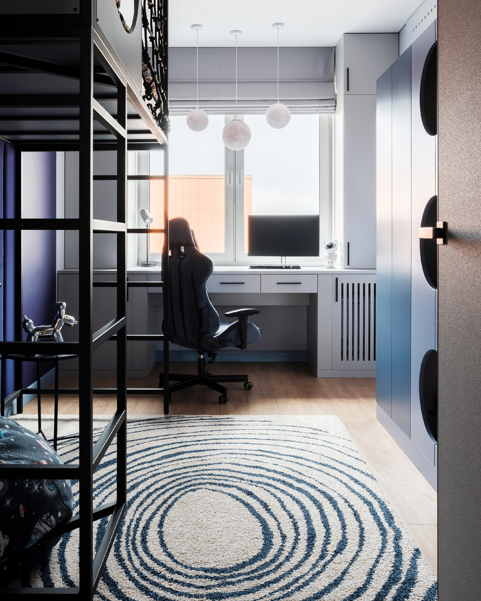 На фото: интерьер детской в квартире 76 кв.м в г. Москве. Дизайнеры: Надежда Шишкова и Лидия Судиловская; фотограф: Егор Кодяков