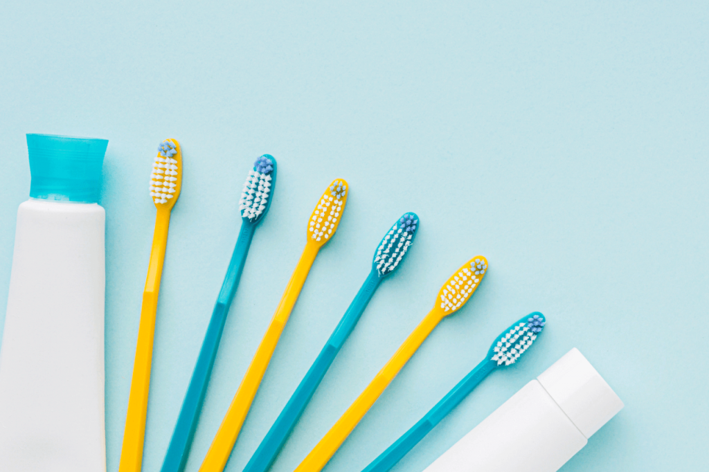 Отказ от пятиминутной процедуры дважды в день постепенно снижает качество жизни и провоцирует существенные расходы на лечение кариеса, коронки и импланты. 

