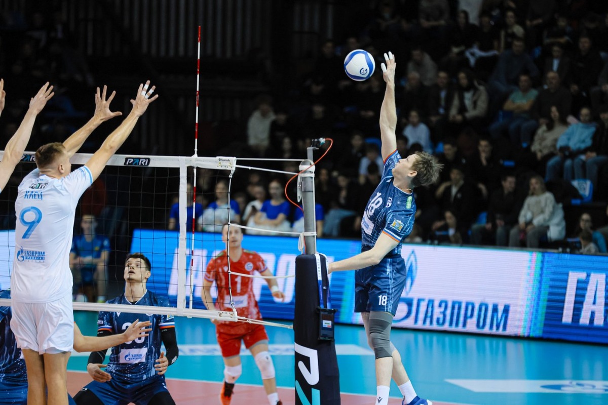    Сургутские волейболисты не прошли испытание чемпионом
