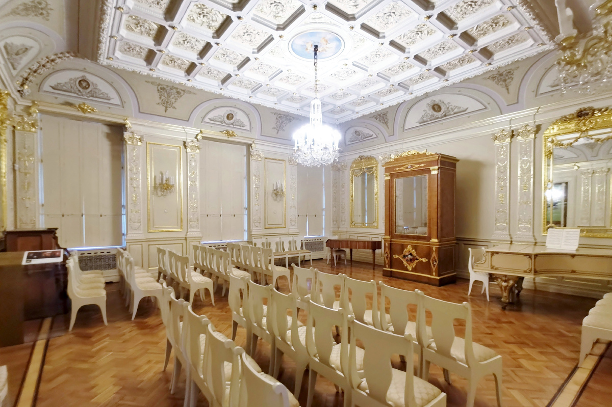 Музыкальная гостиная дворца Юсуповых. Фото автора.