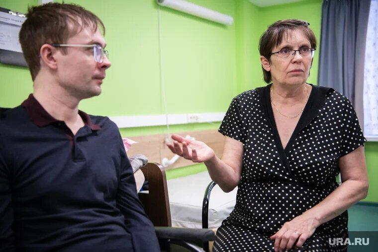 Фото Андрея с матерью опубликовано URA.RU. Илья Московец 