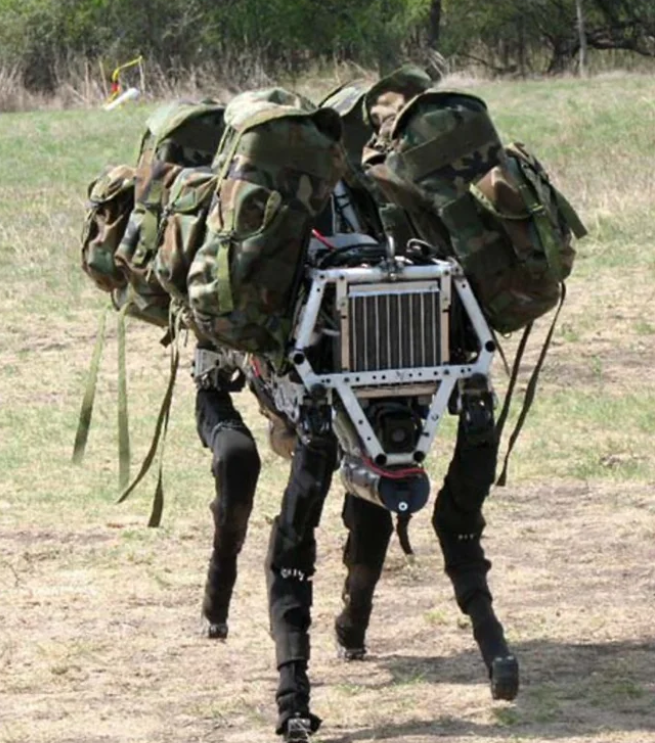 Один из самых первых робопсов военного назначения от фирмы Boston Dynamics. В серию не пошел. Фото Boston Dynamics