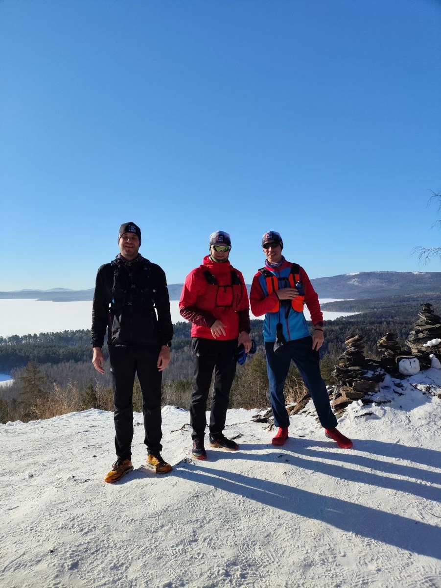 Еще свеженькие на лысой горе, загородили весь Тургояк