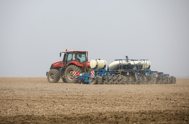    Свыше 50 тысяч тонн минеральных удобрений уже поставлено в Приморье