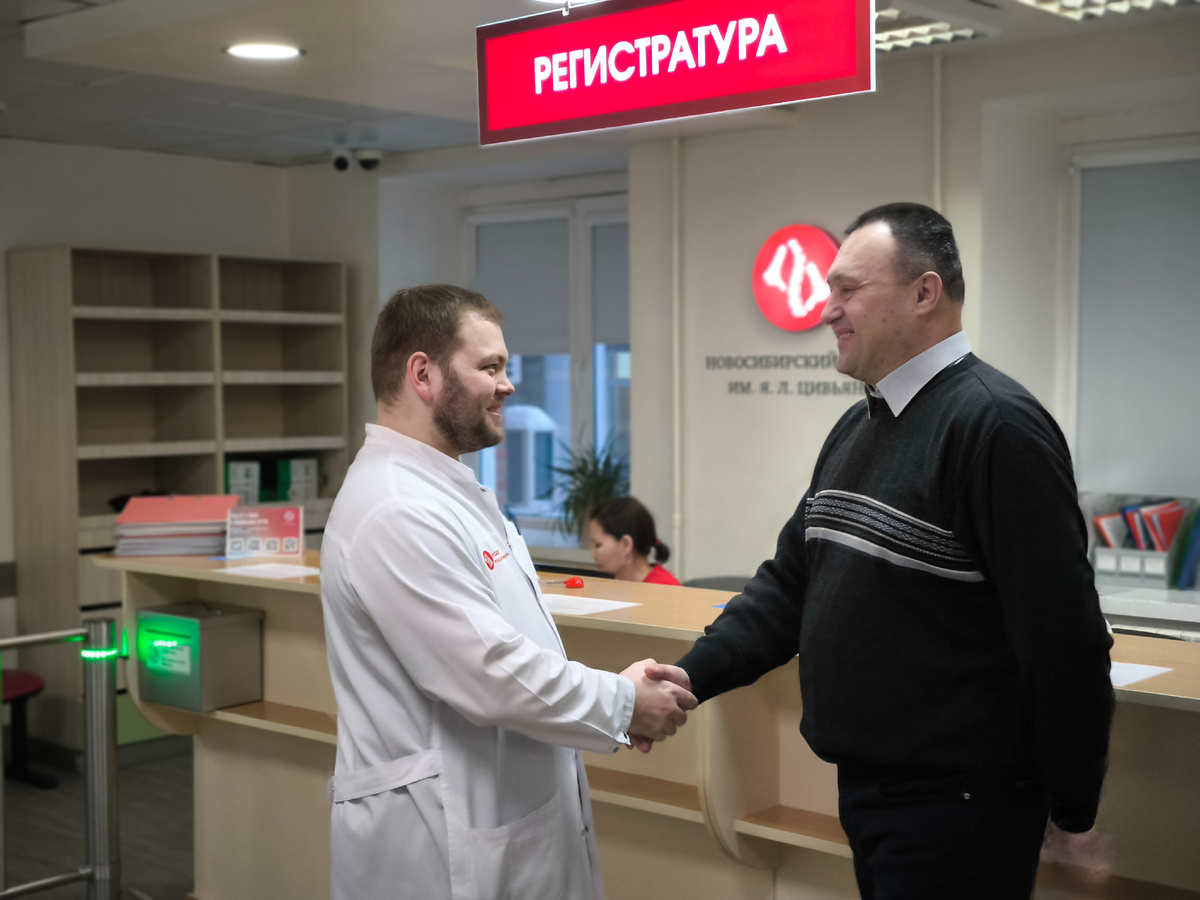 Как говорят хирурги, лучший показатель хорошего результата операции — крепкое рукопожатие пациента, который до операции не чувствовал свои руки и ноги