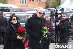    Екатерина Стриженова пожертвует спектаклем ради похорон именитого свекра