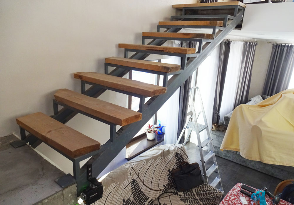 Второй марш. На металлокаркасе