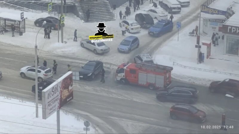     Массовое ДТП случилось на улице Энтузиастов «Инцидент Барнаул»