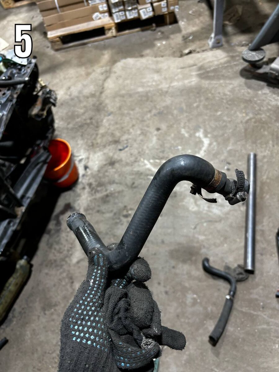 Собранно все из известной субстанции и палок. Но палок не было, поэтому вот.