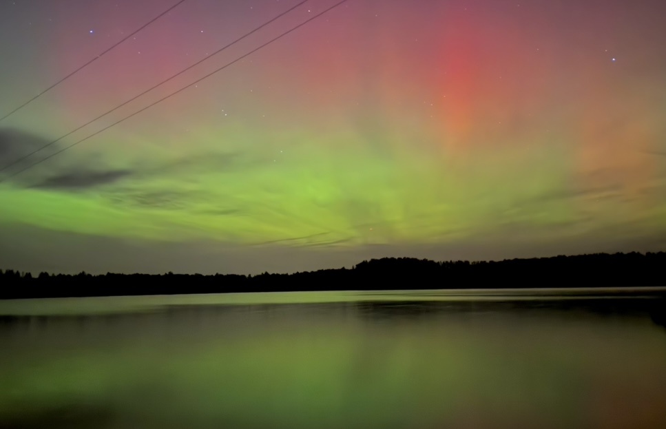 Полярное сияние в Смоленской области на Яузком водохранилище. Фото сделано на выдержке 5секунд.