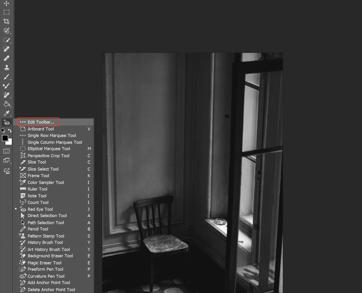    Как видите, у автора панель уже отредактирована под себя. Все спрятанные инструменты отныне будут храниться в этой вкладке / Скриншот: Елизавета Чечевица