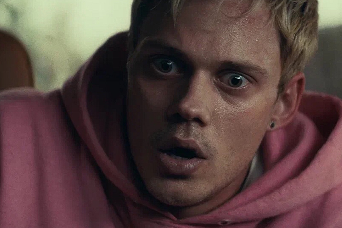 Пресс-служба Global Film📷Билл Скарсгард, кадр из фильма «Западня»