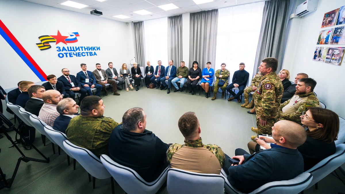    Управленцы со всей России обсудили в Ханты-Мансийске трудоустройство ветеранов СВО