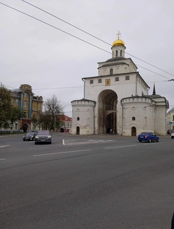 Знаменитые Золотые ворота - визитная карточка города Владимир