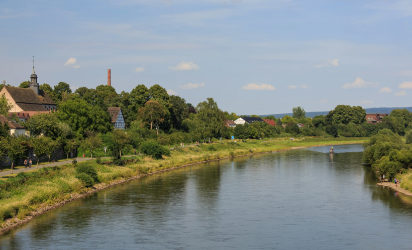 Вот она какая красивая, на наш Дон похожа, осталось только роман написать "Тихий Везер".