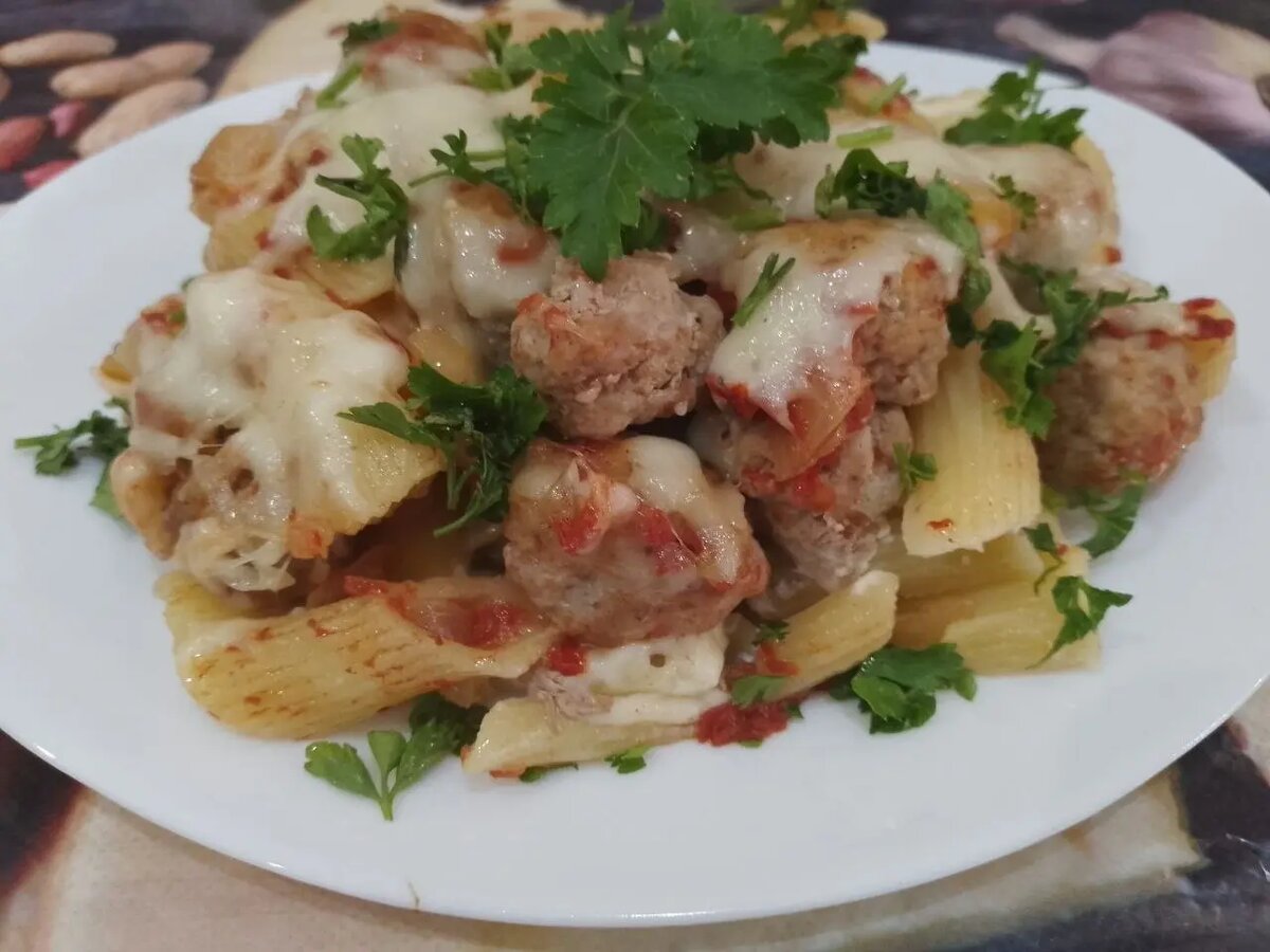 Макаронная запеканка сытная и аппетитная
