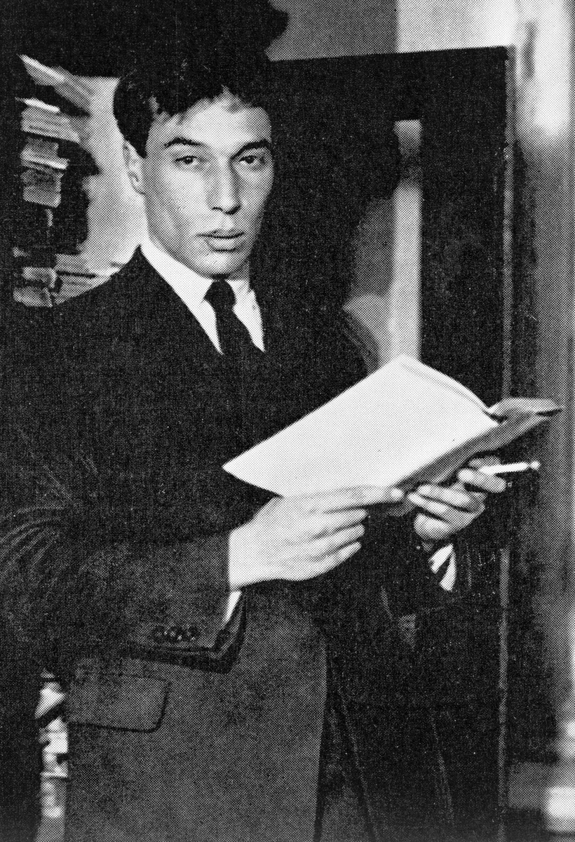    В юношестве Пастернак занимался музыкой и даже писал её. На формирование этого увлечения заметное влияние оказал Скрябин. Однако связывать жизнь с музыкой Пастернак не захотел. Он учился на юриста, а затем перевёлся на историко-филологический факультет Московского университета / РИА Новости