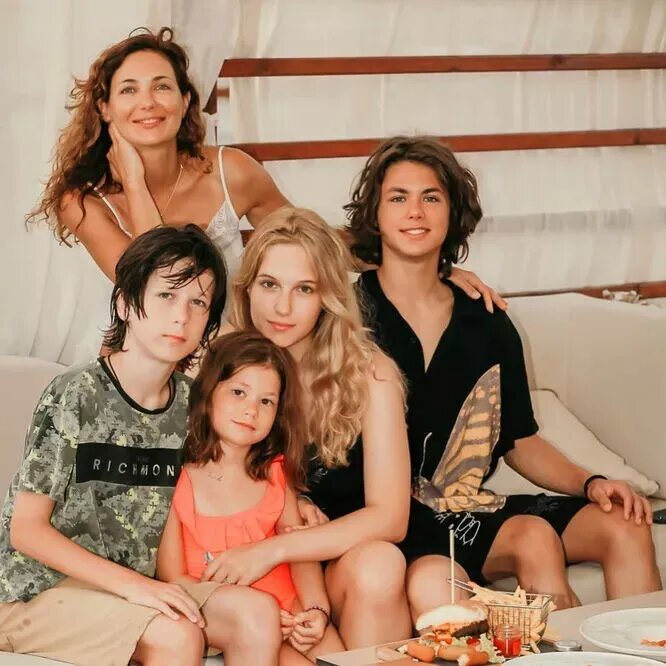    Екатерина с детьми