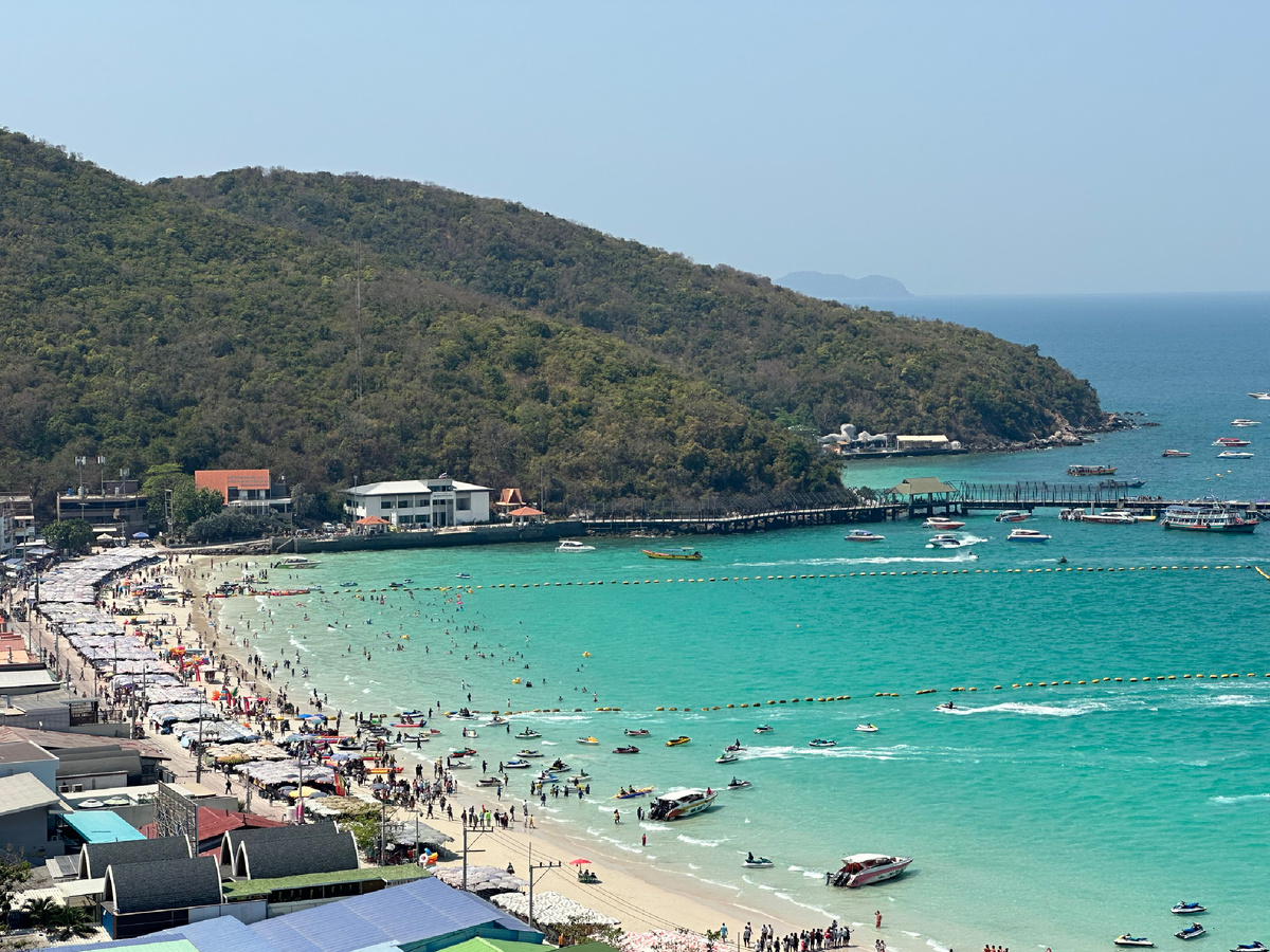 На таких пляжах работают фотографы , читайте далее!)