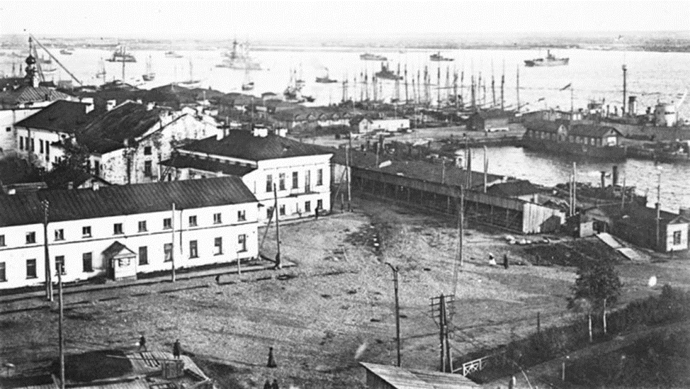 Английские корабли на рейде Архангельска, 1918 год. Из открытых источников