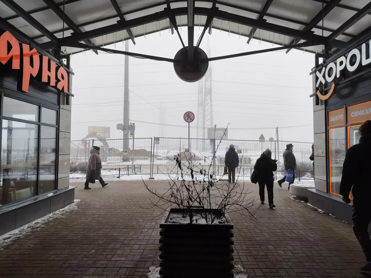 Вид на метро Девяткино по направлению бульвара Менделеева.