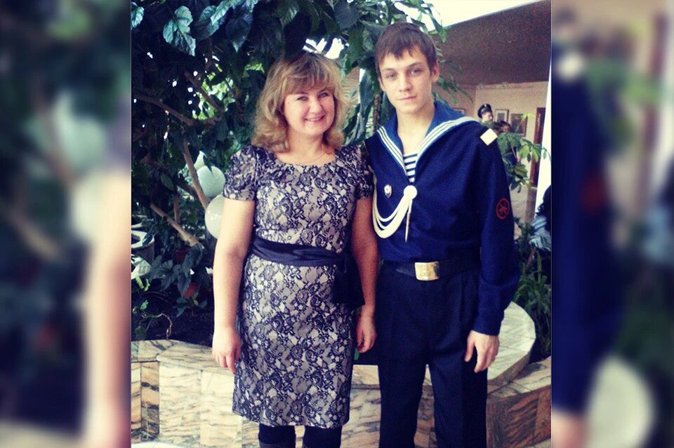 Саша подсел на компьютерные «игрушки», но спокойно наблюдать за тем, как ее ребенок день за днем уходит в «виртуал», Наталья не стала. Фото: из семейного архива.