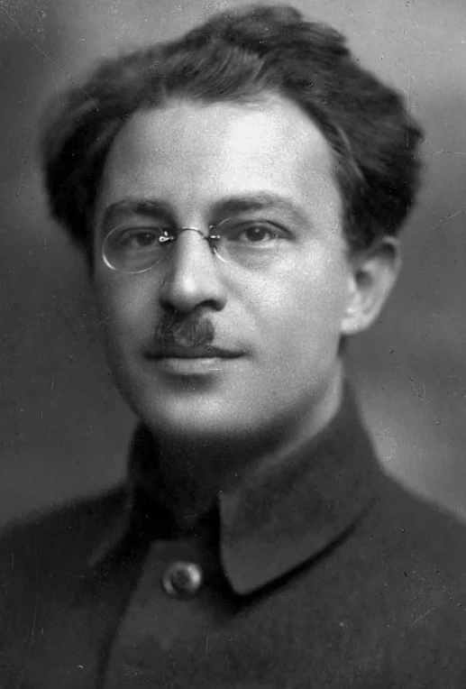 Э.М.Склянский (1892-1925). Источник - https://news.rambler.ru/army/50263545-voyna-trebuet-zheleznoy-distsipliny-105-let-nazad-byla-sozdana-krasnaya-armiya-kakoy-put-ona-proshla/