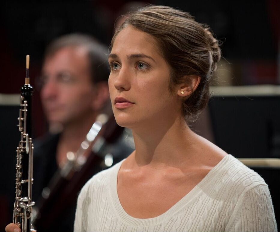 Лола Кирк в роли Хейли Ратлидж