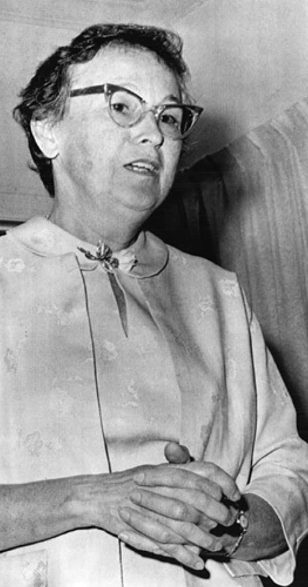 Экономка Юнис Мюррей