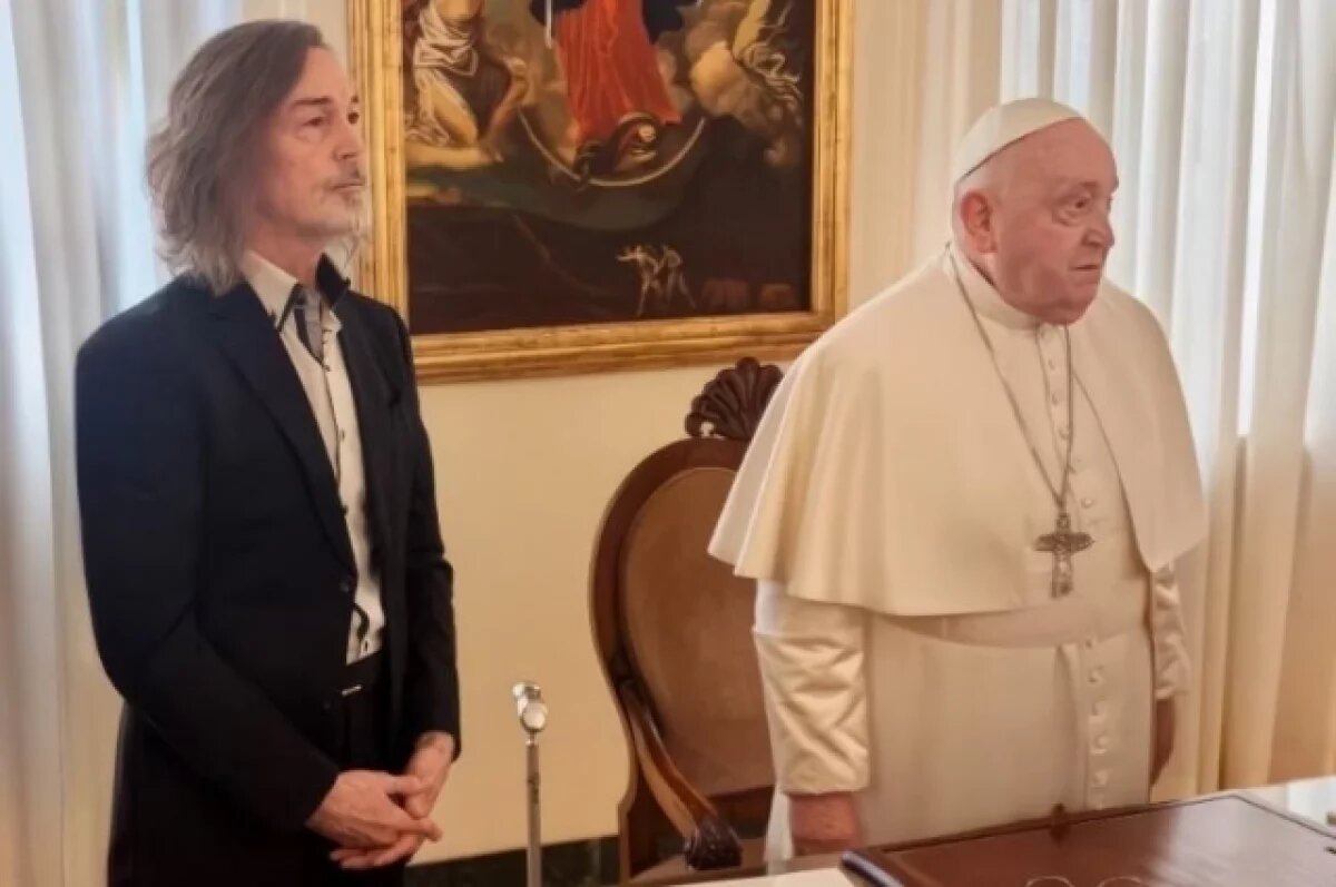    Никас Сафронов показал «АиФ» портрет Папы Римского, подаренный понтифику